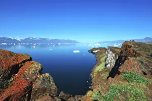 Trek: Denmark. Greenland. West coast. Trek upon the cliffs