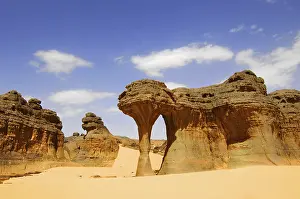 Chain: Desert landscape, Tin Akascheker, Algeria, rock