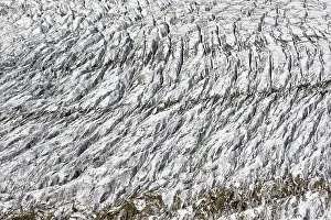 Climate: Detailed view of the structure of the Aletsch glacier