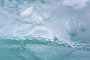 230820: Details of an ice floe at Waggonwaybreen glacier