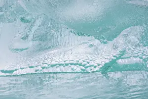 230820: Details of an ice floe at Waggonwaybreen glacier