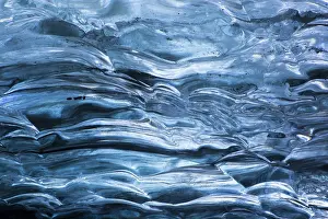 Line: Details of the ice in the glacial cave in the Breidamerkurjo