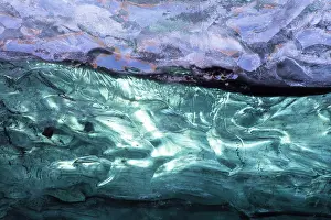 Line: Details of the ice in the glacial cave in the Breidamerkurjo
