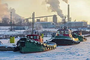 Rouge: Detroit, Michigan, The tugboats Wyoming, Wisconsin