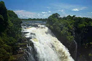 Cataract: Devil's Cataract, Victoria Falls or Mosi-oa-Tunya