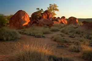 Amidst: Devils Marbles - several circular shaped marbles