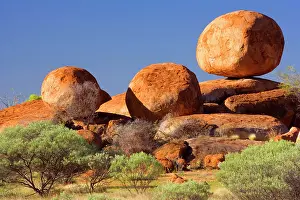 Perfectly: Devils Marbles - three nearly perfectly circular