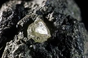 Matrix: Diamond, crystal in matrix