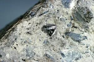 Matrix: Diamond, crystal in matrix
