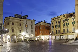 Piazza: DIG, Geografie, Italien, Lombardei, Mantua, Piazza