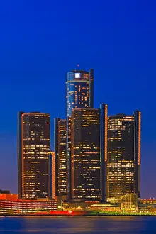 Commercial: DIG, geography / travel, Canada, Michigan, Detroit