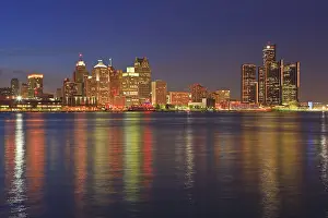 Commercial: DIG, geography / travel, Canada, Michigan, Detroit