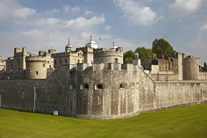 Moats: DIG, geography / travel, Great Britain, England