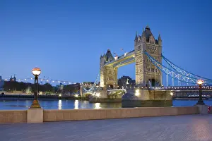 Thames: DIG, geography / travel, Great Britain, England