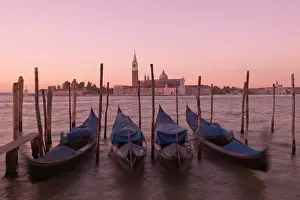 Moored: DIG, geography / travel, Italy, Gondolas moored