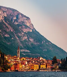 Retreat: DIG, geography / travel, Italy, A mountain towers