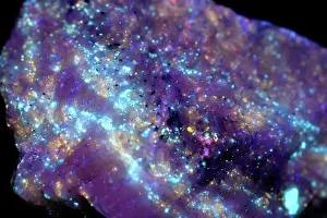 Ultraviolet: Diopside in UV light