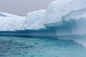 Lemaire: Dispersion of light in an iceberg in the Lemaire