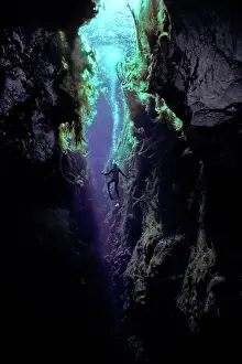 Sinkhole: Diver Valerie Taylor - in sinkhole at the entrance