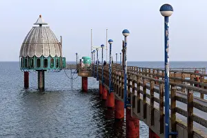 Gondola: Diving gondola and pier in Zingst, Fischland-Dar&, x7ed;Zings