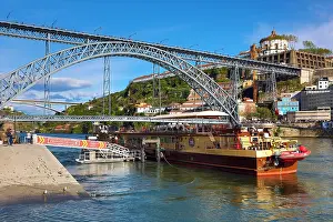 Douro: The Dom Luis I metal arch bridge over the Douro