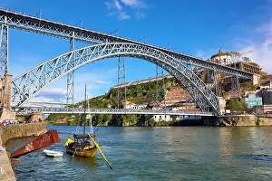 Douro: The Dom Luis I metal arch bridge over the Douro