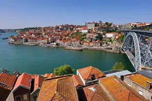 Douro: The Dom Luis I metal arch bridge over the Douro