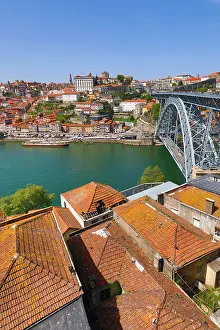 Douro: The Dom Luis I metal arch bridge over the Douro