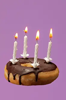 Burning: Donut, Advent wreath