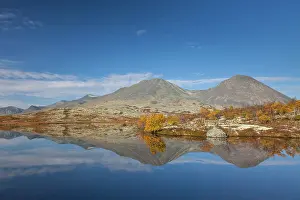 Oppland: Doralen autumn Mount Stygghoin reflection in lake Dorald