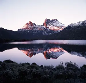 Clair: Dove Lake, the classic view..Cradle Mountain-Lake