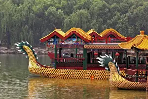 Beijing: Dragon boat at the Summer Palace, Beijing