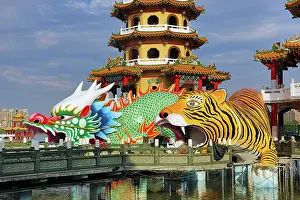 Tower: Dragon and Tiger Pagodas Temple at Lotus Pond in Kaohsiung