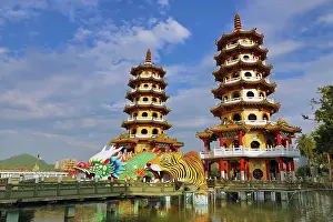Tower: Dragon and Tiger Pagodas Temple at Lotus Pond in Kaohsiung
