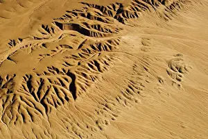 Drainage: Drainage patterns on the ancient plains of the Namib