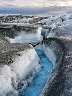 Sondre: Drainage system on the surface of the ice sheet