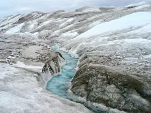 Sondre: Drainage system on the surface of the ice sheet