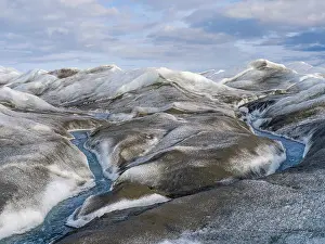 Sondre: Drainage system on the surface of the ice sheet