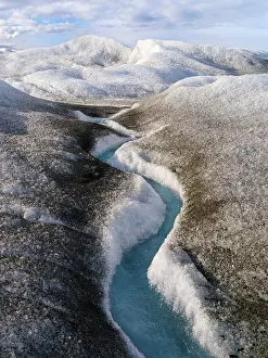 Sondre: Drainage system on the surface of the ice sheet