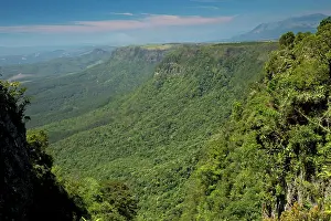 Gods: Drakensberg Mountains view of the east-facing scarp