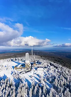 Mast: Drone shot, transmission mast of the Hessian radio