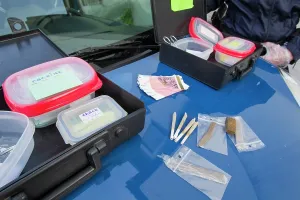 Materials: Drugs for training in drug research - France