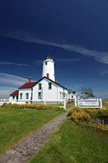 Lighthouses: Dungeness Lighthouse on the sandspit of Olympic