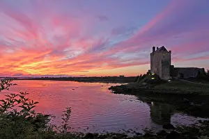 Eire: Dunguaire Castle, County Galway, Kinvara, Ireland