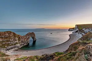 Devon: Durdle Door on the Jurassic Coast in Dorset, Eng