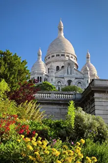 Butte: Early morning below Basilique du Sacre Coeur