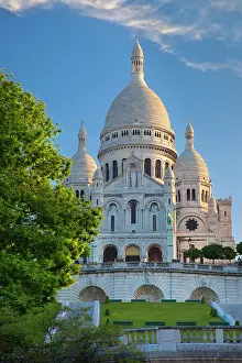 Paris: Early morning below Basilique du Sacre Coeur
