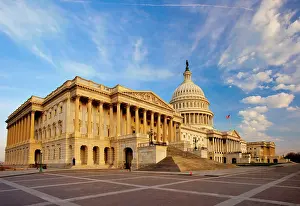 Government: Early morning at the US Capitol Building