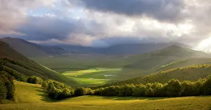 Piano: Early morning over the Piano Grande, Monti