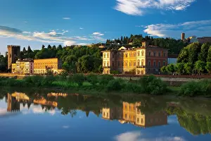Arno: Early morning view across the River Arno